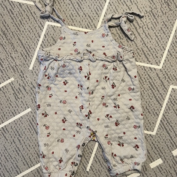 Jessica Simpson Romper set 0-3 - Picture 10 of 10